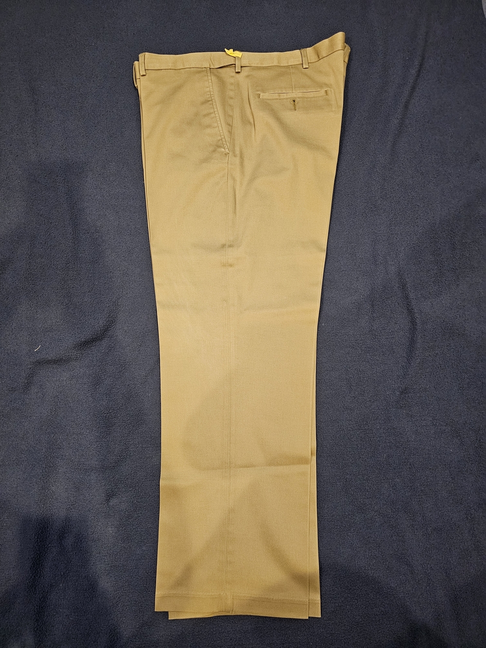 Haggar Men’s Classic Fit No Iron Dress Pants in Khaki 40x30